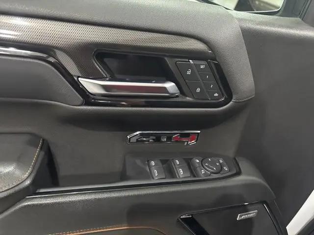 2023 GMC Sierra 1500 4WD Crew Cab Short Box AT4