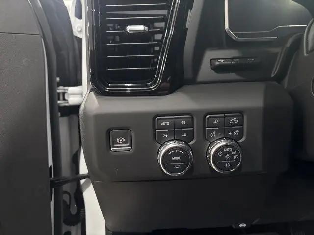 2023 GMC Sierra 1500 4WD Crew Cab Short Box AT4
