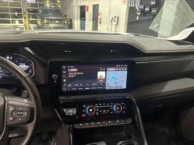 2023 GMC Sierra 1500 4WD Crew Cab Short Box AT4