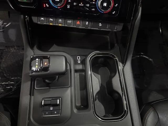 2023 GMC Sierra 1500 4WD Crew Cab Short Box AT4