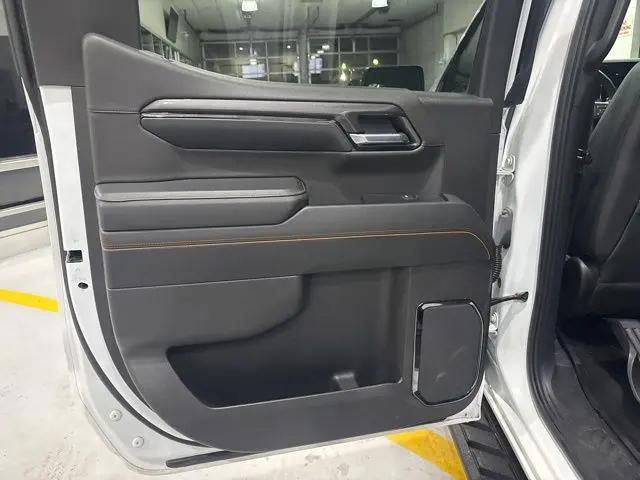 2023 GMC Sierra 1500 4WD Crew Cab Short Box AT4