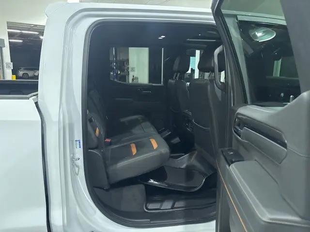 2023 GMC Sierra 1500 4WD Crew Cab Short Box AT4