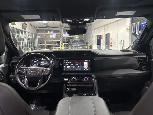 2023 GMC Sierra 1500 4WD Crew Cab Short Box AT4