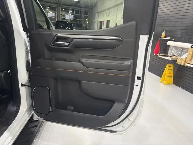 2023 GMC Sierra 1500 4WD Crew Cab Short Box AT4