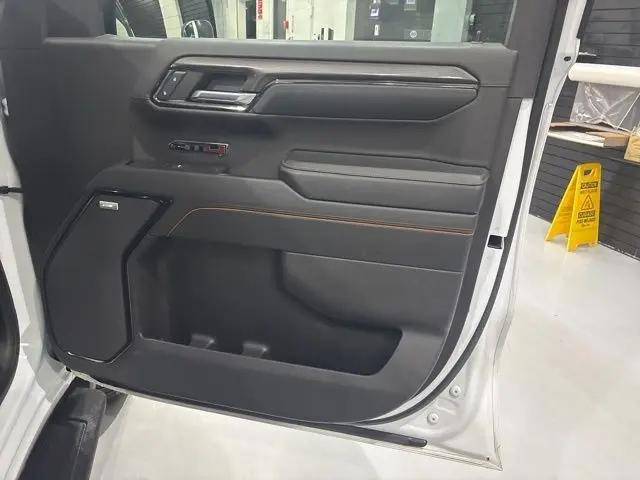 2023 GMC Sierra 1500 4WD Crew Cab Short Box AT4