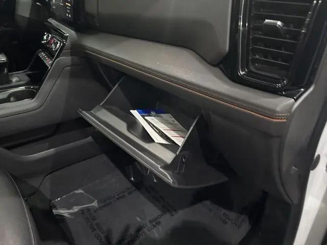 2023 GMC Sierra 1500 4WD Crew Cab Short Box AT4