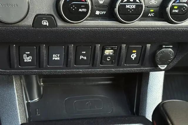 2016 Toyota Tacoma SR5