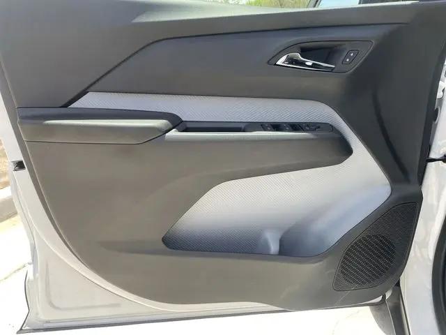 2027 Chevrolet Bolt LT FWD