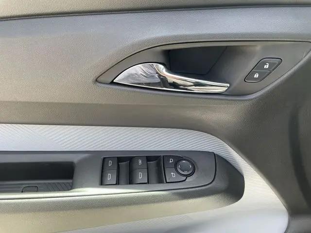 2027 Chevrolet Bolt LT FWD