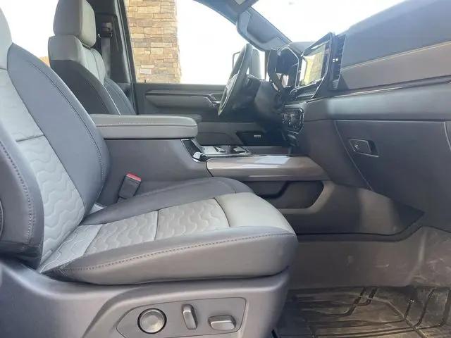 2026 Chevrolet Silverado 2500HD Crew Cab, Standard Bed, XR2, 4WD