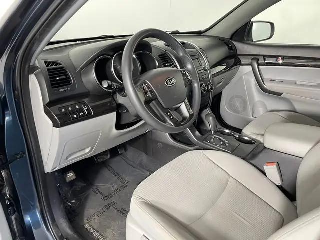 2011 Kia Sorento LX