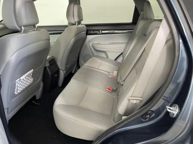 2011 Kia Sorento LX
