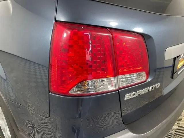 2011 Kia Sorento LX
