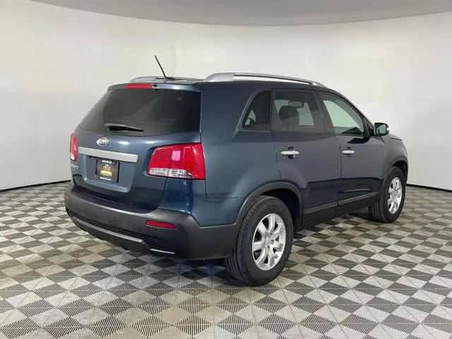 2011 Kia Sorento LX