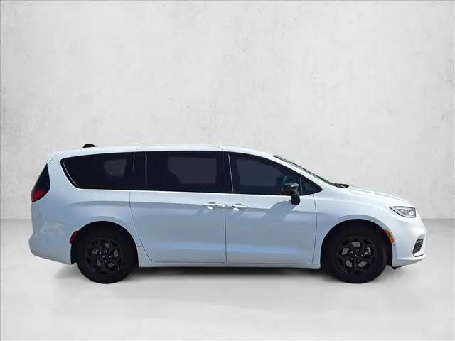 2024 Chrysler Pacifica Hybrid S Appearance Pkg