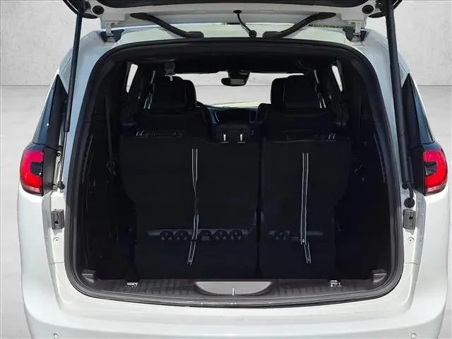 2024 Chrysler Pacifica Hybrid S Appearance Pkg