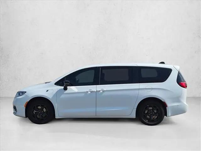 2024 Chrysler Pacifica Hybrid S Appearance Pkg