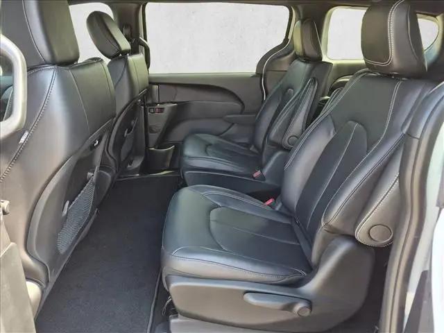 2024 Chrysler Pacifica Hybrid S Appearance Pkg