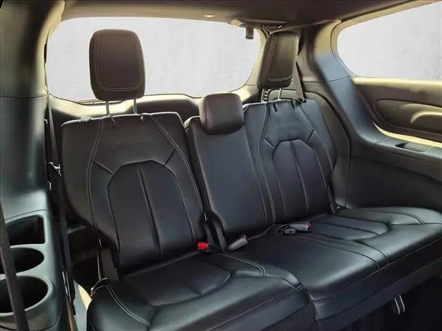 2024 Chrysler Pacifica Hybrid S Appearance Pkg