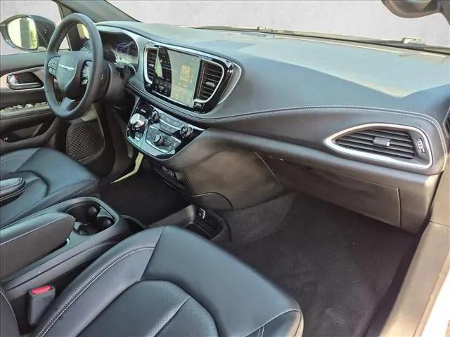 2024 Chrysler Pacifica Hybrid S Appearance Pkg
