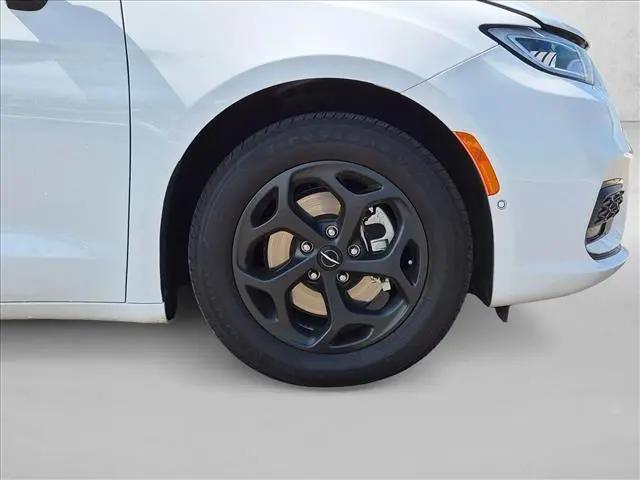 2024 Chrysler Pacifica Hybrid S Appearance Pkg