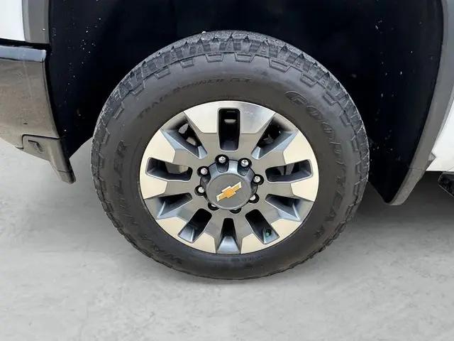 2023 Chevrolet Silverado 2500HD 4WD Crew Cab Standard Bed Custom