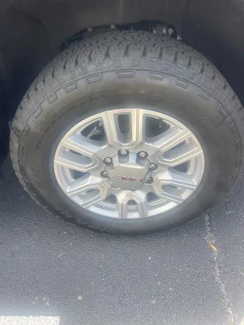 2022 GMC Sierra 2500HD 4WD Crew Cab Standard Bed SLT
