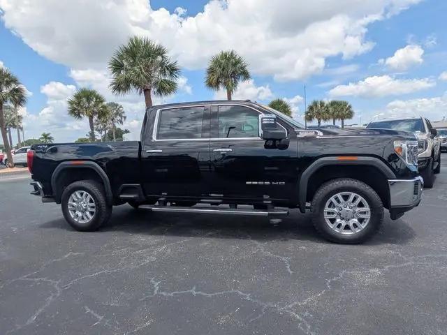 2022 GMC Sierra 2500HD 4WD Crew Cab Standard Bed SLT