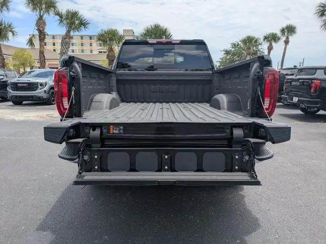 2022 GMC Sierra 2500HD 4WD Crew Cab Standard Bed SLT