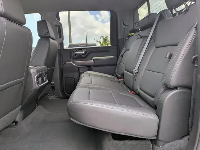 2022 GMC Sierra 2500HD 4WD Crew Cab Standard Bed SLT