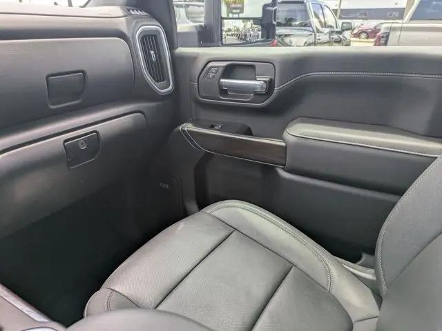 2022 GMC Sierra 2500HD 4WD Crew Cab Standard Bed SLT