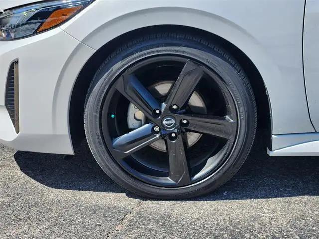 2024 Nissan Sentra SR Xtronic CVT