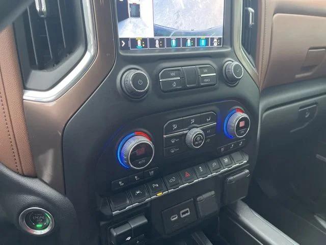 2022 Chevrolet Silverado 1500 4WD Crew Cab Short Bed High Country
