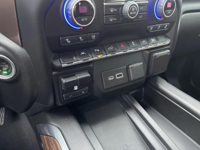 2022 Chevrolet Silverado 1500 4WD Crew Cab Short Bed High Country