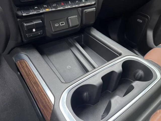 2022 Chevrolet Silverado 1500 4WD Crew Cab Short Bed High Country