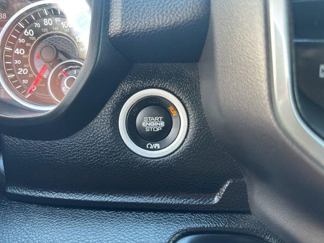 2022 Ram 1500 Lone Star Crew Cab 4x4 5'7" Box