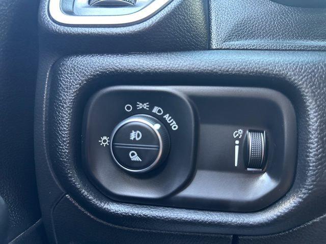 2022 Ram 1500 Lone Star Crew Cab 4x4 5'7" Box