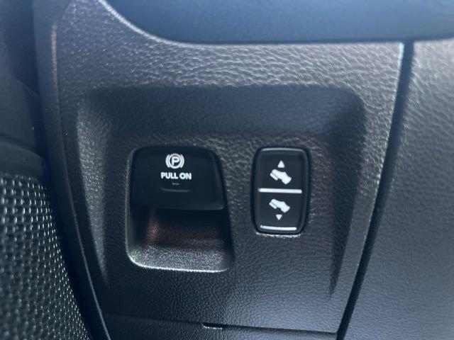 2022 Ram 1500 Lone Star Crew Cab 4x4 5'7" Box