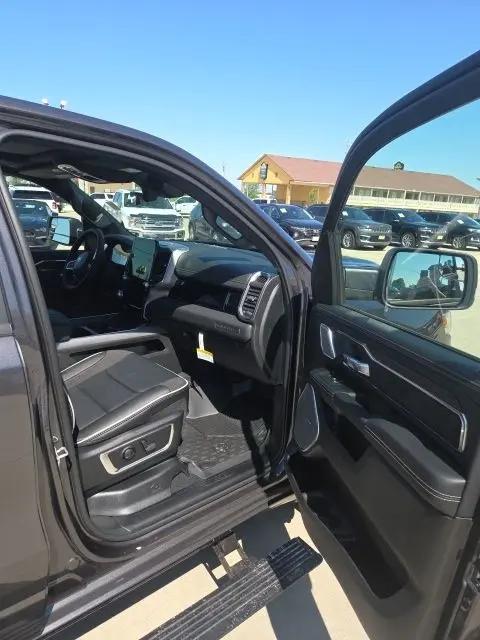 2026 Ram 1500 Laramie Crew Cab 4x4 5'7" Box