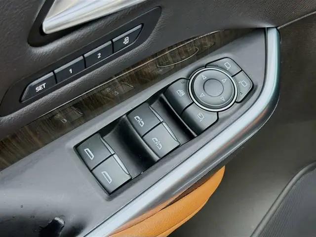 2020 Cadillac XT4 FWD Premium Luxury