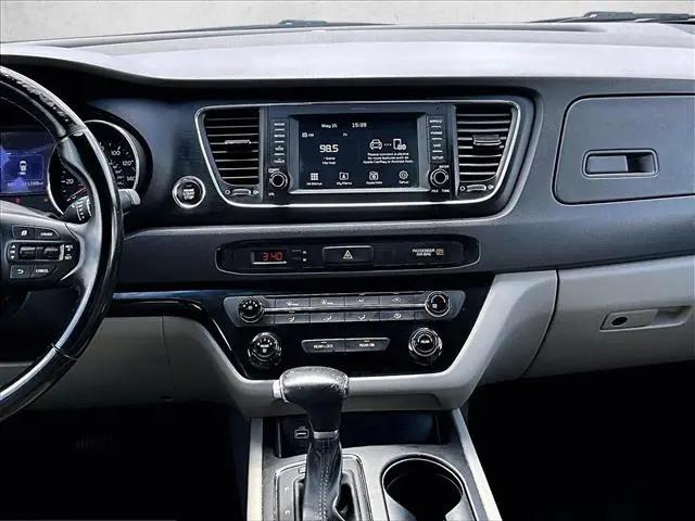2017 Kia Sedona LX