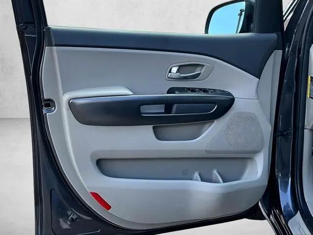 2017 Kia Sedona LX