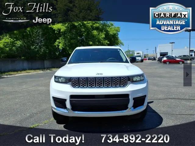 2022 Jeep Grand Cherokee L Laredo 4x4