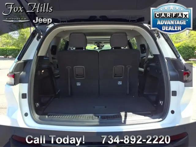 2022 Jeep Grand Cherokee L Laredo 4x4