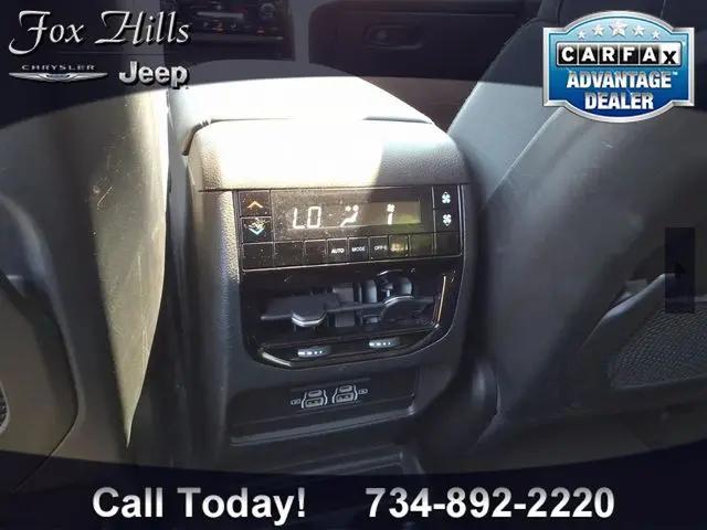 2022 Jeep Grand Cherokee L Laredo 4x4