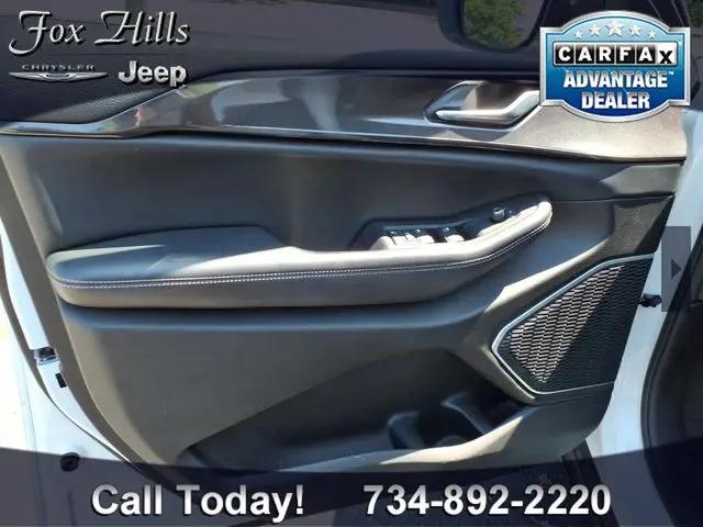 2022 Jeep Grand Cherokee L Laredo 4x4