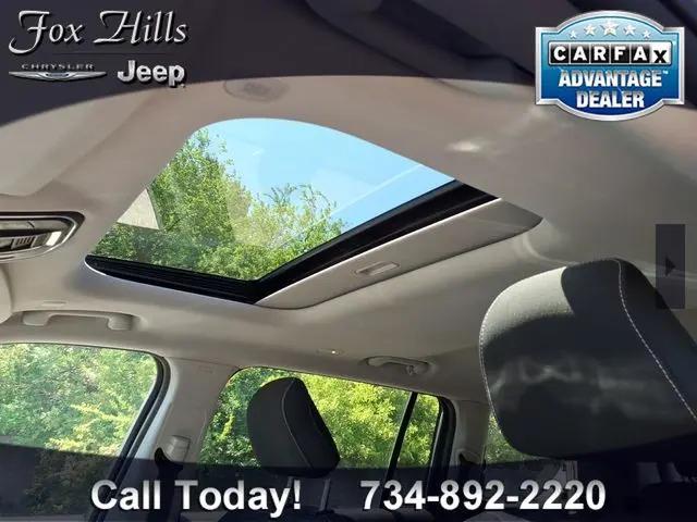 2022 Jeep Grand Cherokee L Laredo 4x4