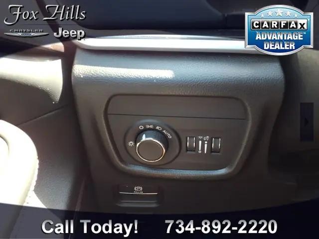 2022 Jeep Grand Cherokee L Laredo 4x4