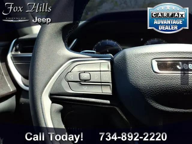 2022 Jeep Grand Cherokee L Laredo 4x4
