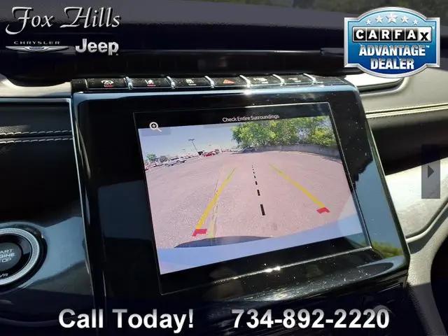 2022 Jeep Grand Cherokee L Laredo 4x4